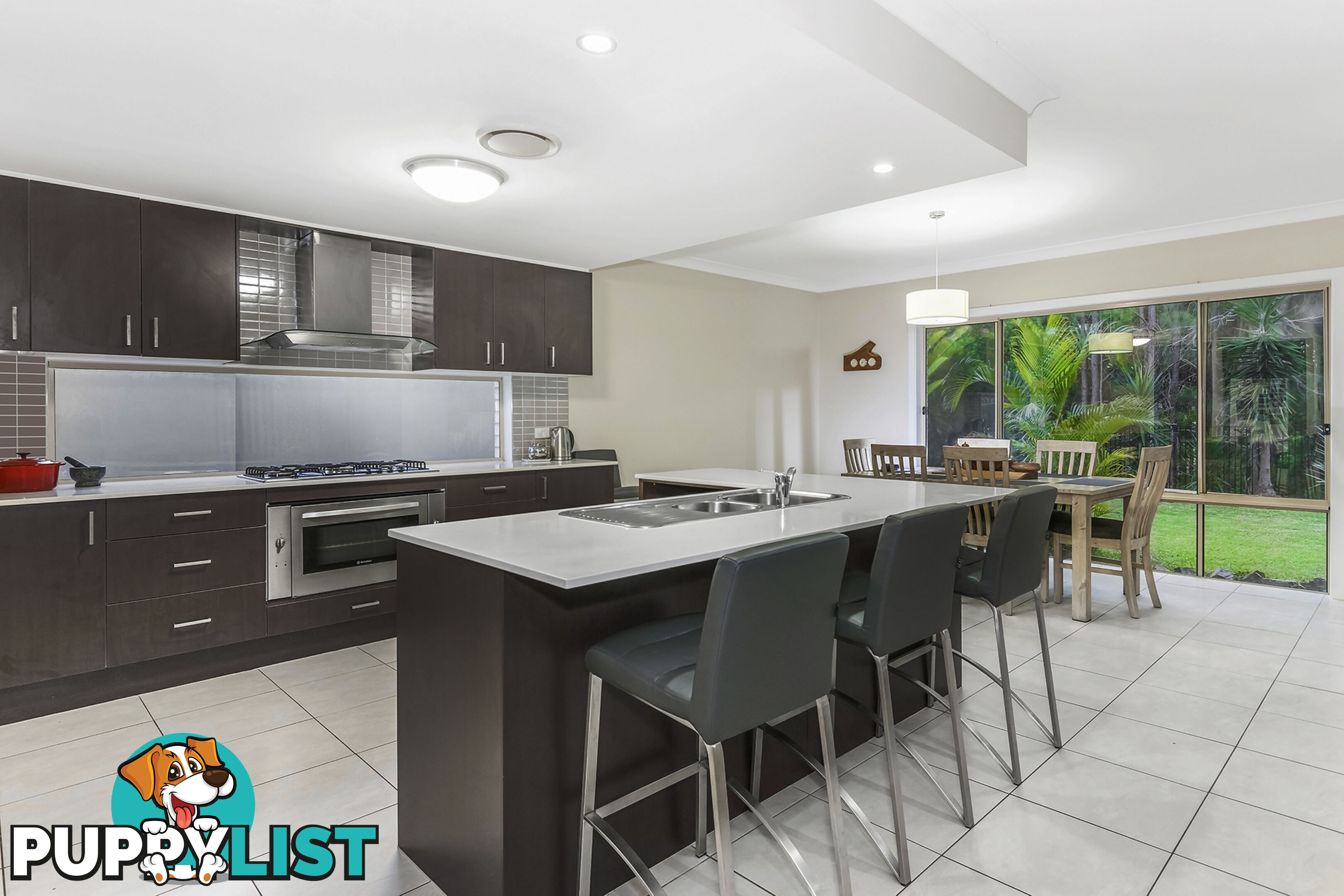 10 Rhodium Crescent HOPE ISLAND QLD 4212