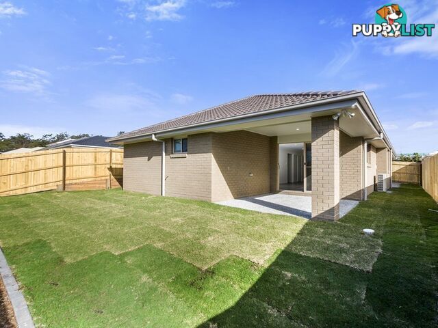 8 Maurie Pears Crescent PIMPAMA QLD 4209