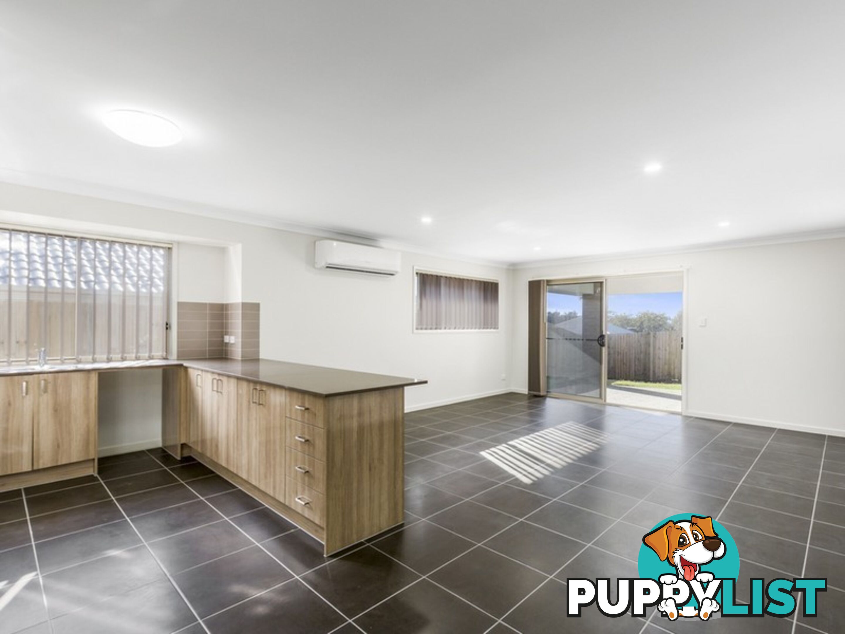 8 Maurie Pears Crescent PIMPAMA QLD 4209