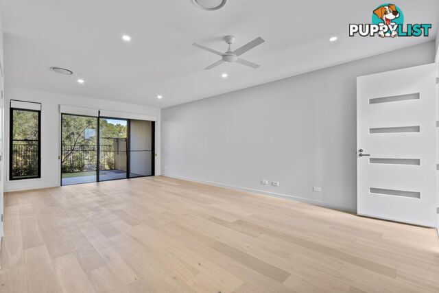 75/1 Lake Serenity Boulevard HELENSVALE QLD 4212