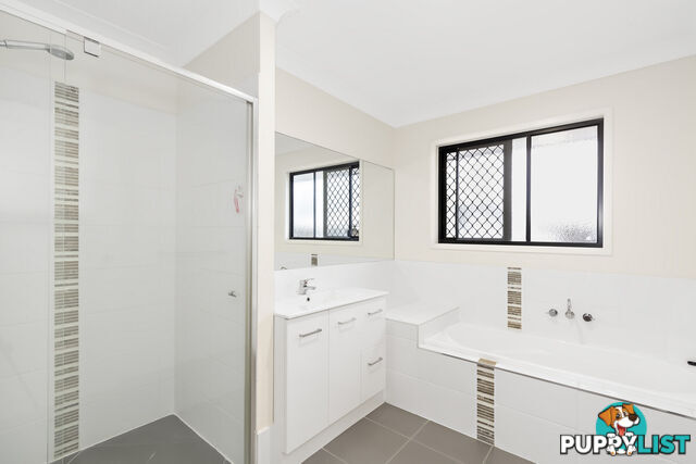 19 Ross Crescent PIMPAMA QLD 4209