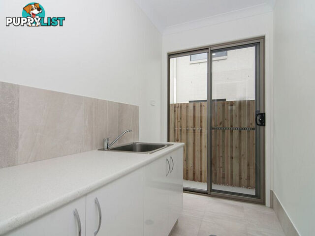 20 Laurel Drive HELENSVALE QLD 4212