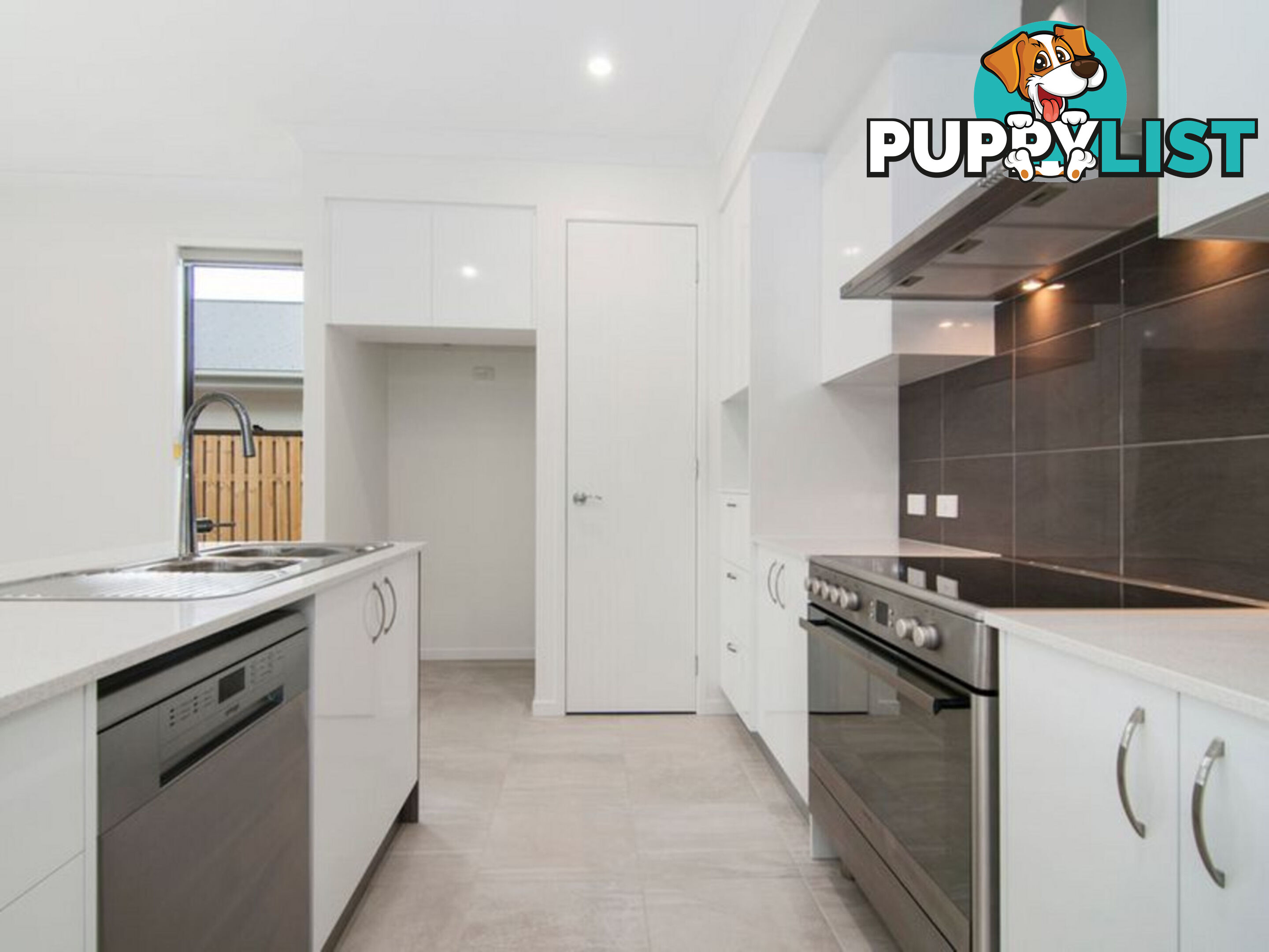 20 Laurel Drive HELENSVALE QLD 4212
