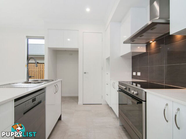 20 Laurel Drive HELENSVALE QLD 4212