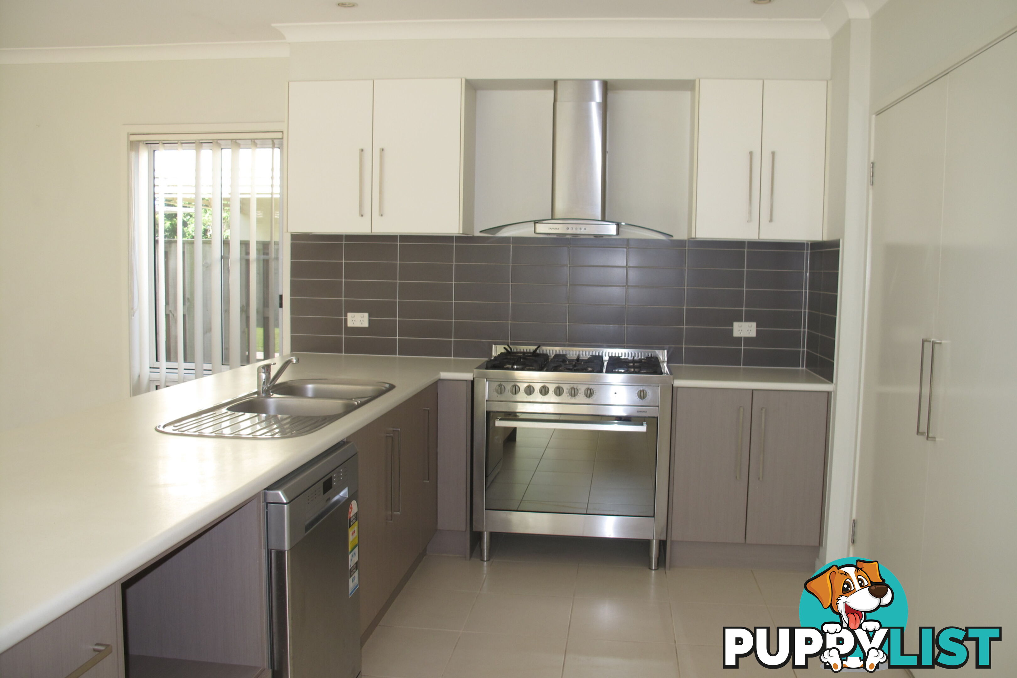 4 Bishopwood Court UPPER COOMERA QLD 4209