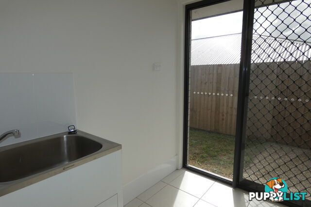 12 Ferngrove Street PIMPAMA QLD 4209