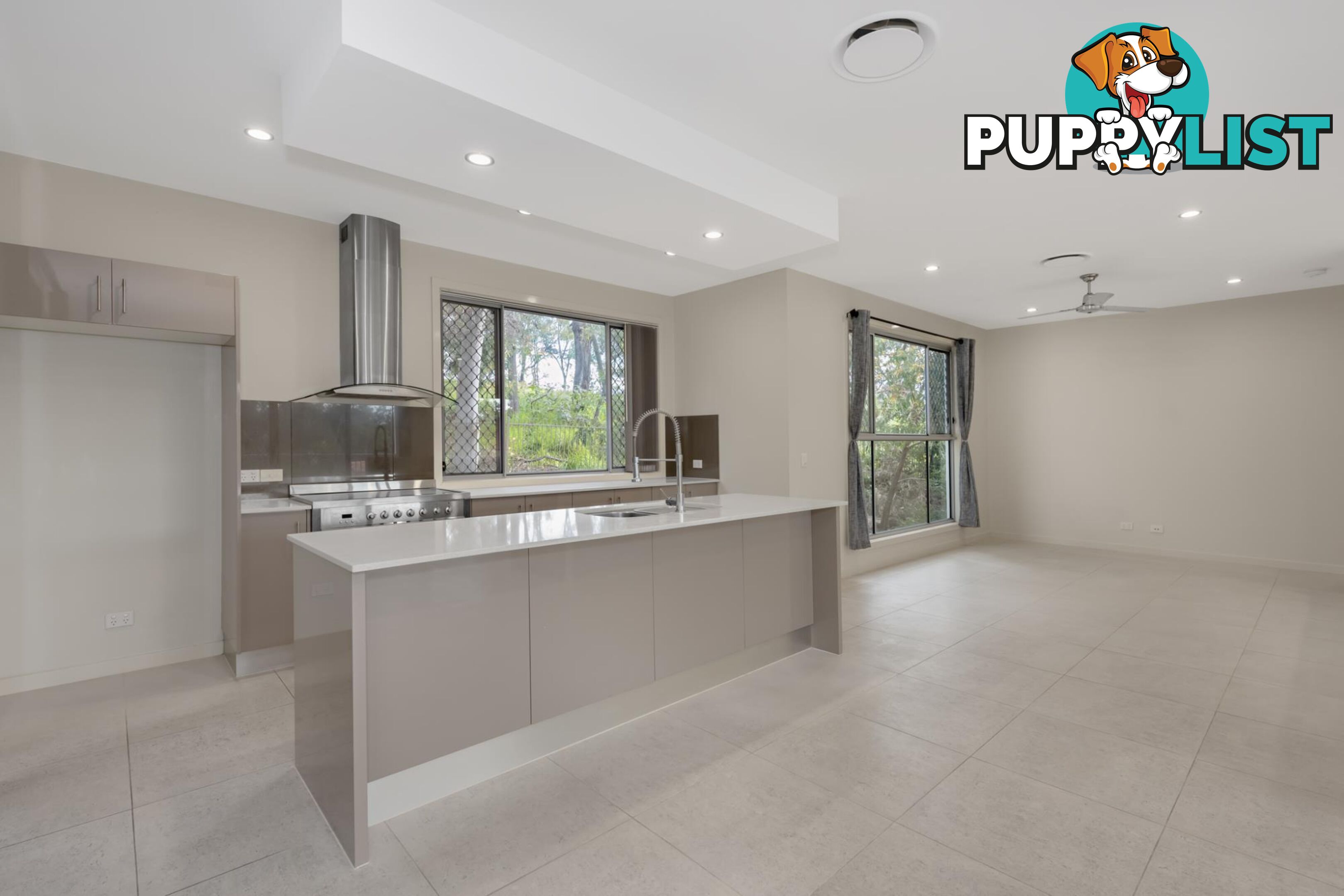 1/51 Canada Place ARUNDEL QLD 4214