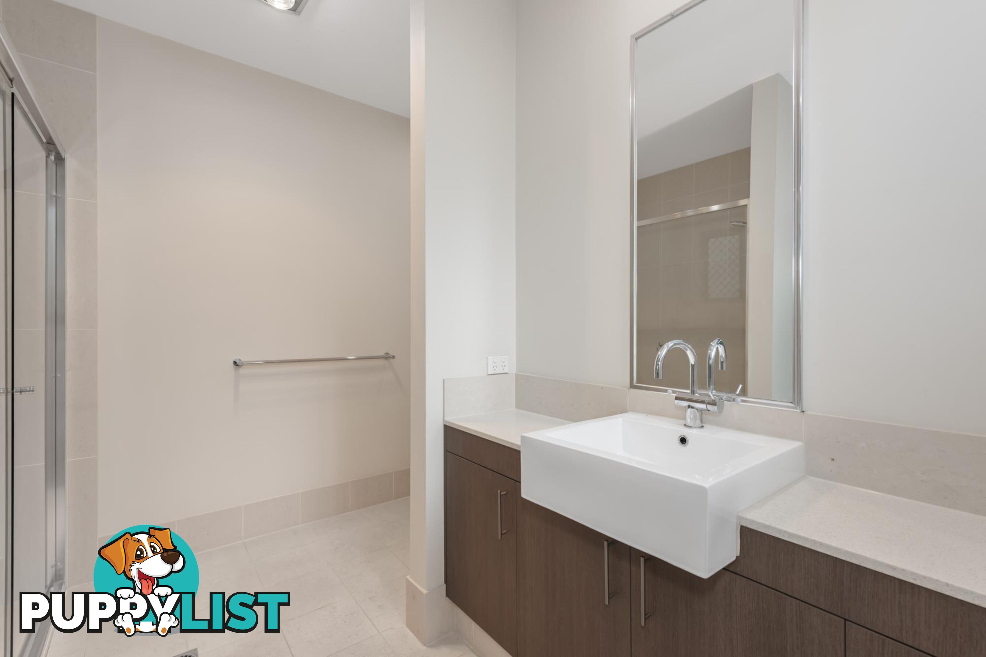 1/51 Canada Place ARUNDEL QLD 4214