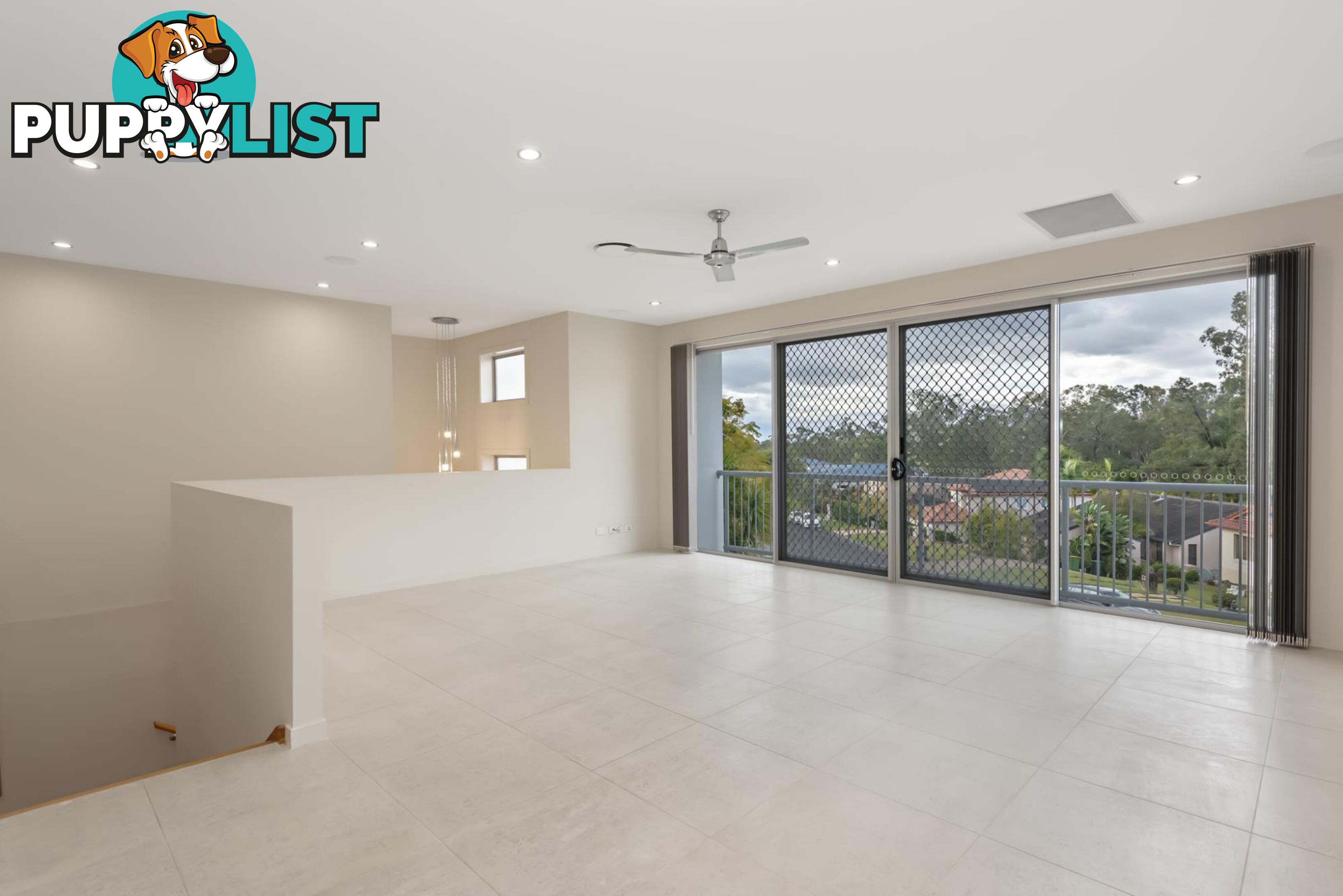 1/51 Canada Place ARUNDEL QLD 4214