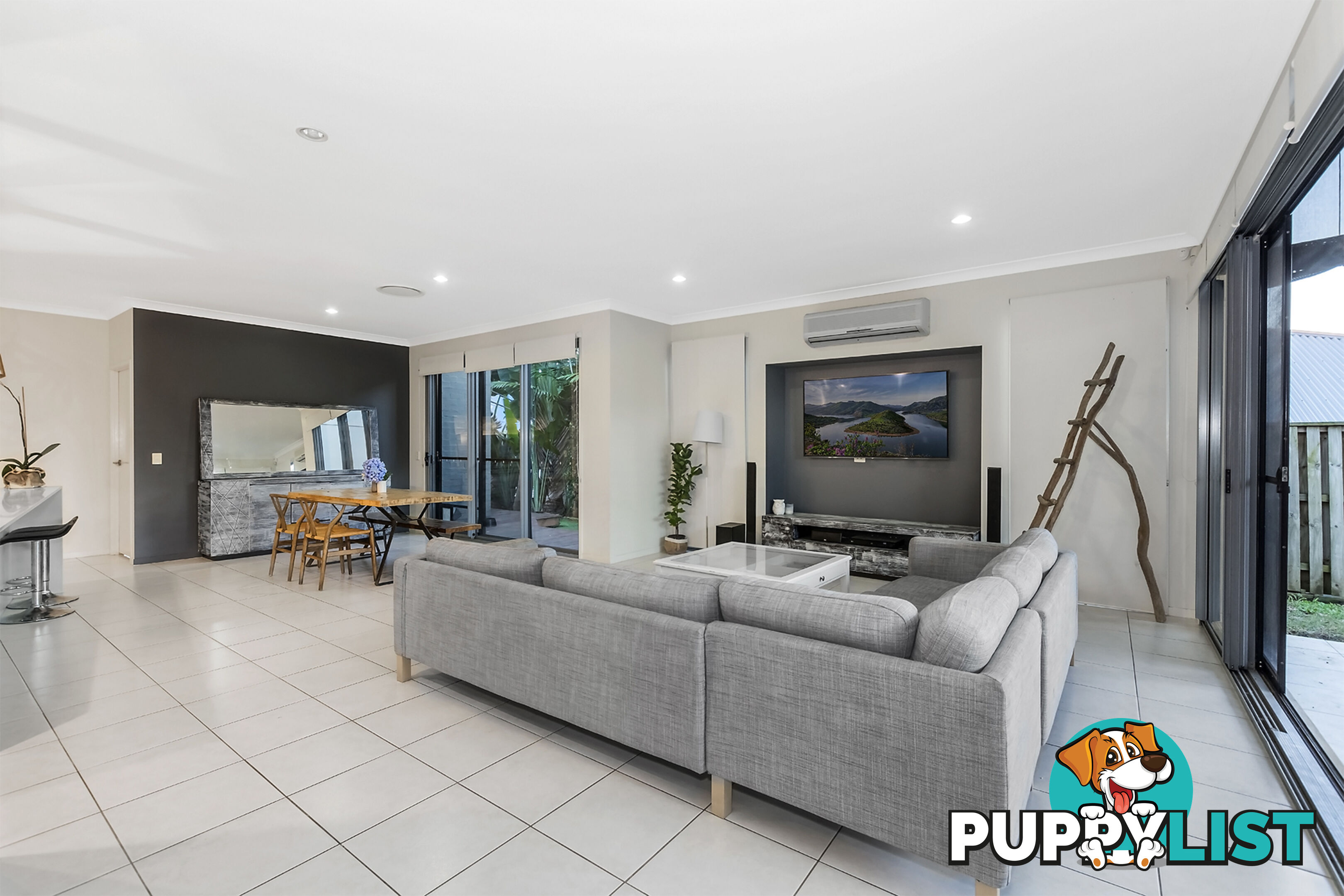 8 Bottletree Court COOMERA QLD 4209