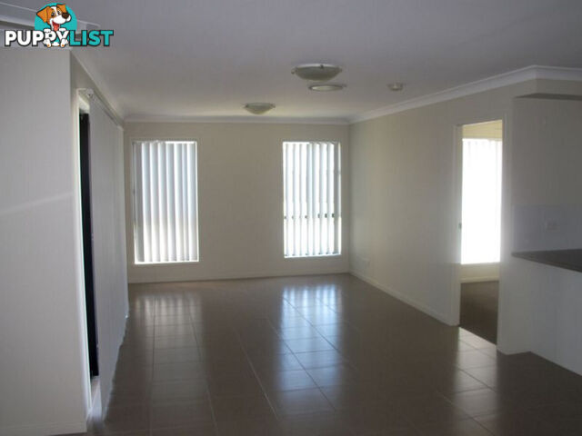 4A Charles Avenue PIMPAMA QLD 4209