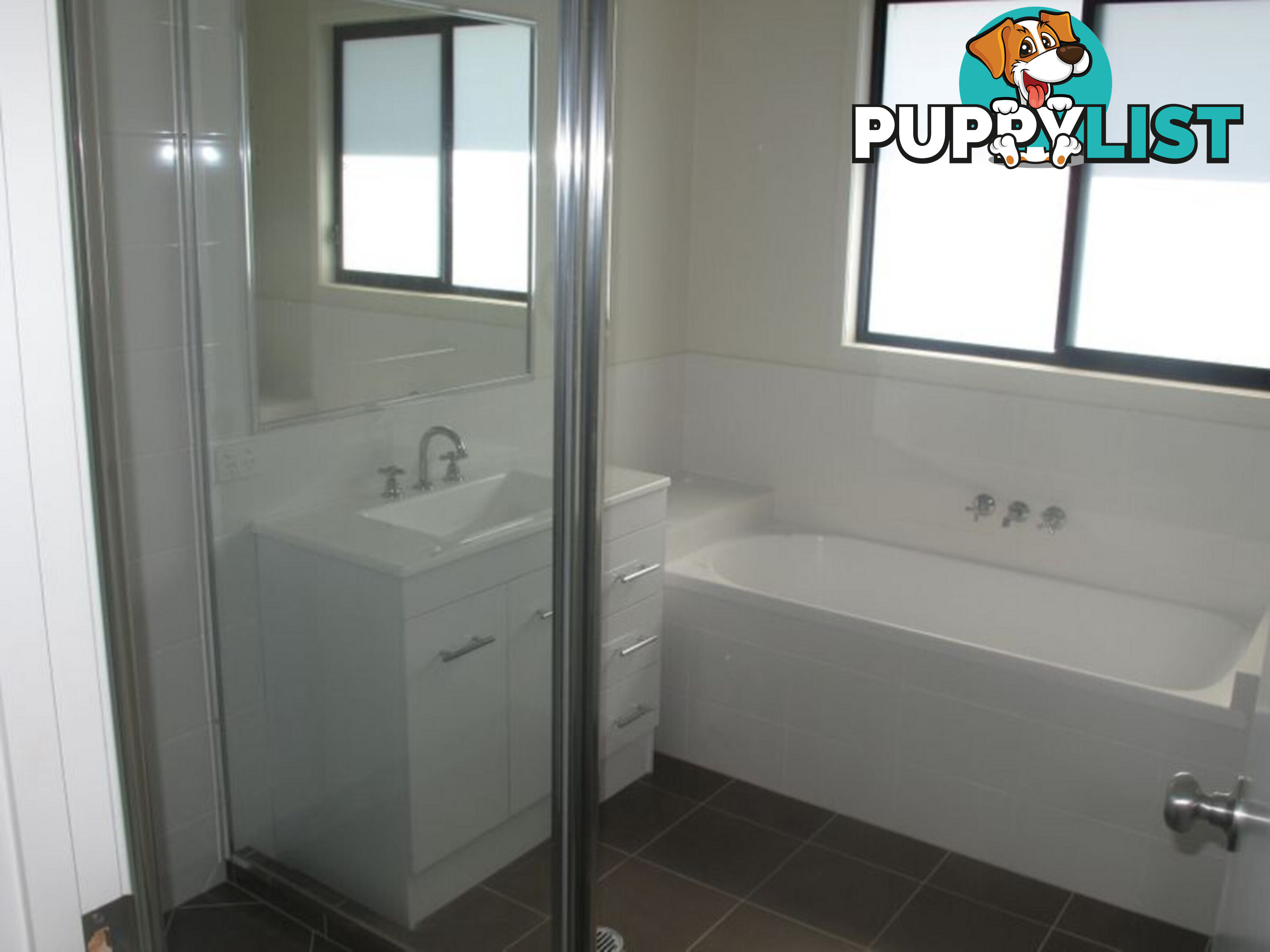 4A Charles Avenue PIMPAMA QLD 4209