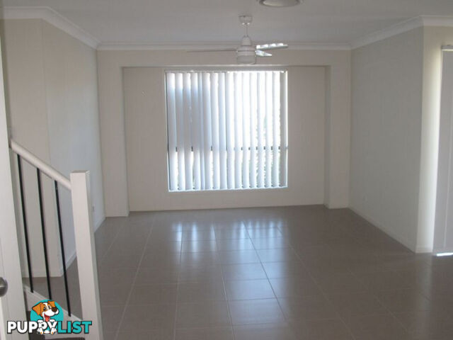 4A Charles Avenue PIMPAMA QLD 4209