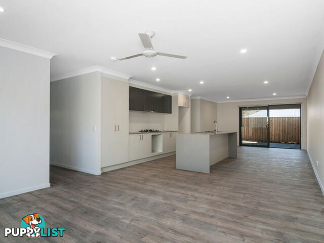 1/6 Pidgeon Street PIMPAMA QLD 4209