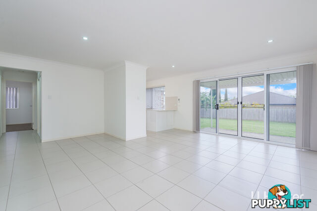 10 John Crescent PIMPAMA QLD 4209