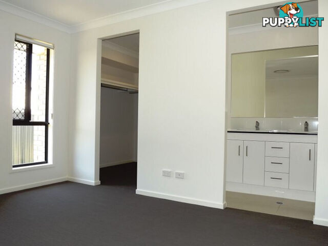 22 Azure Way COOMERA QLD 4209