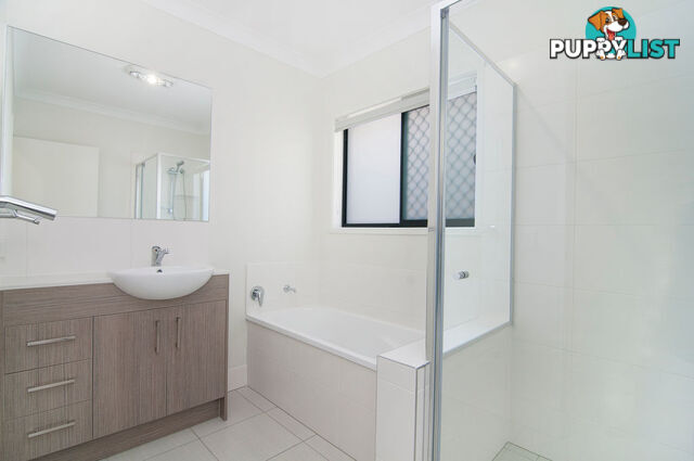 27 Moorinya Circuit PIMPAMA QLD 4209