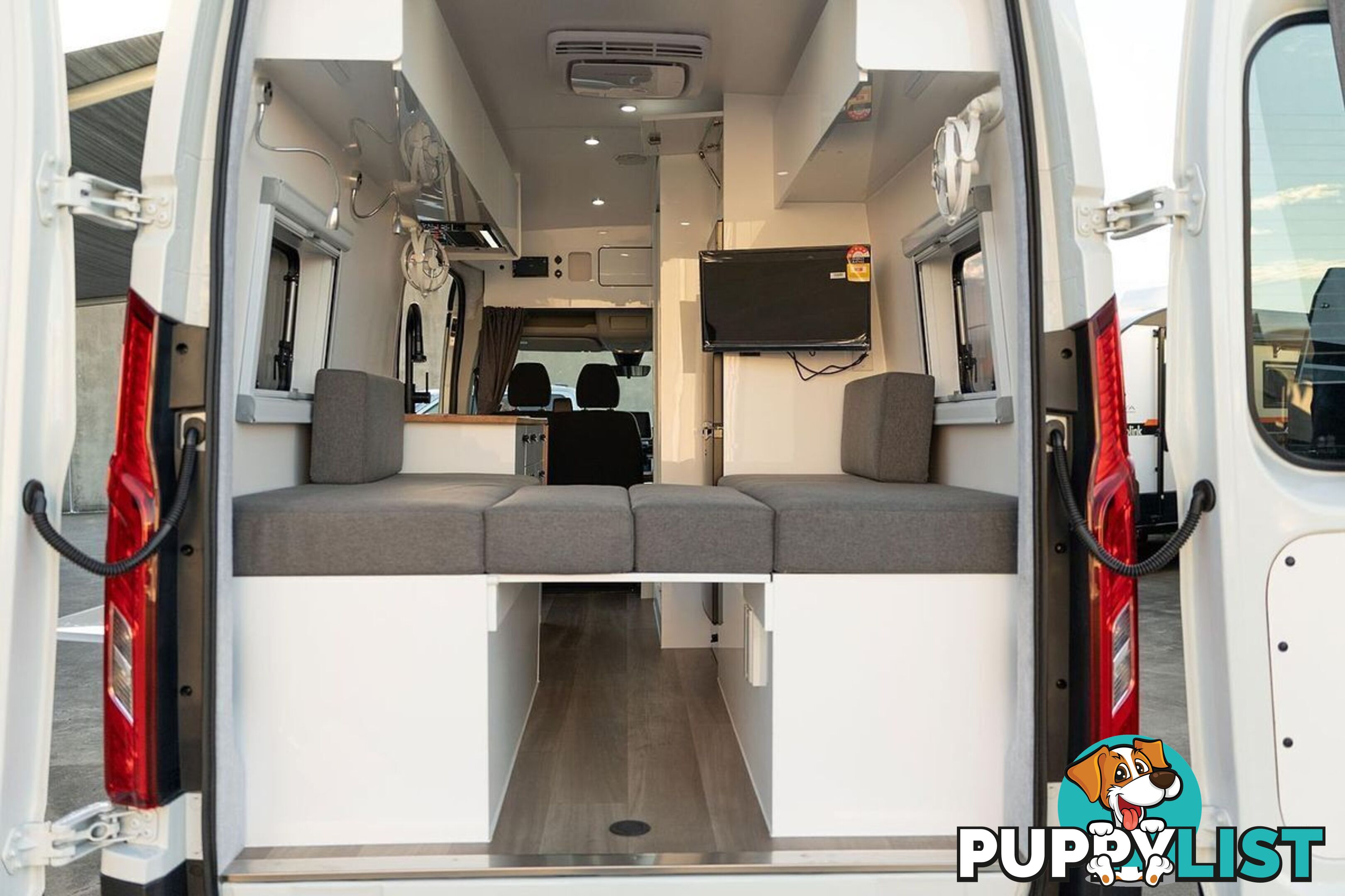 2024 LDV deliver 9 Gleehawk explorer