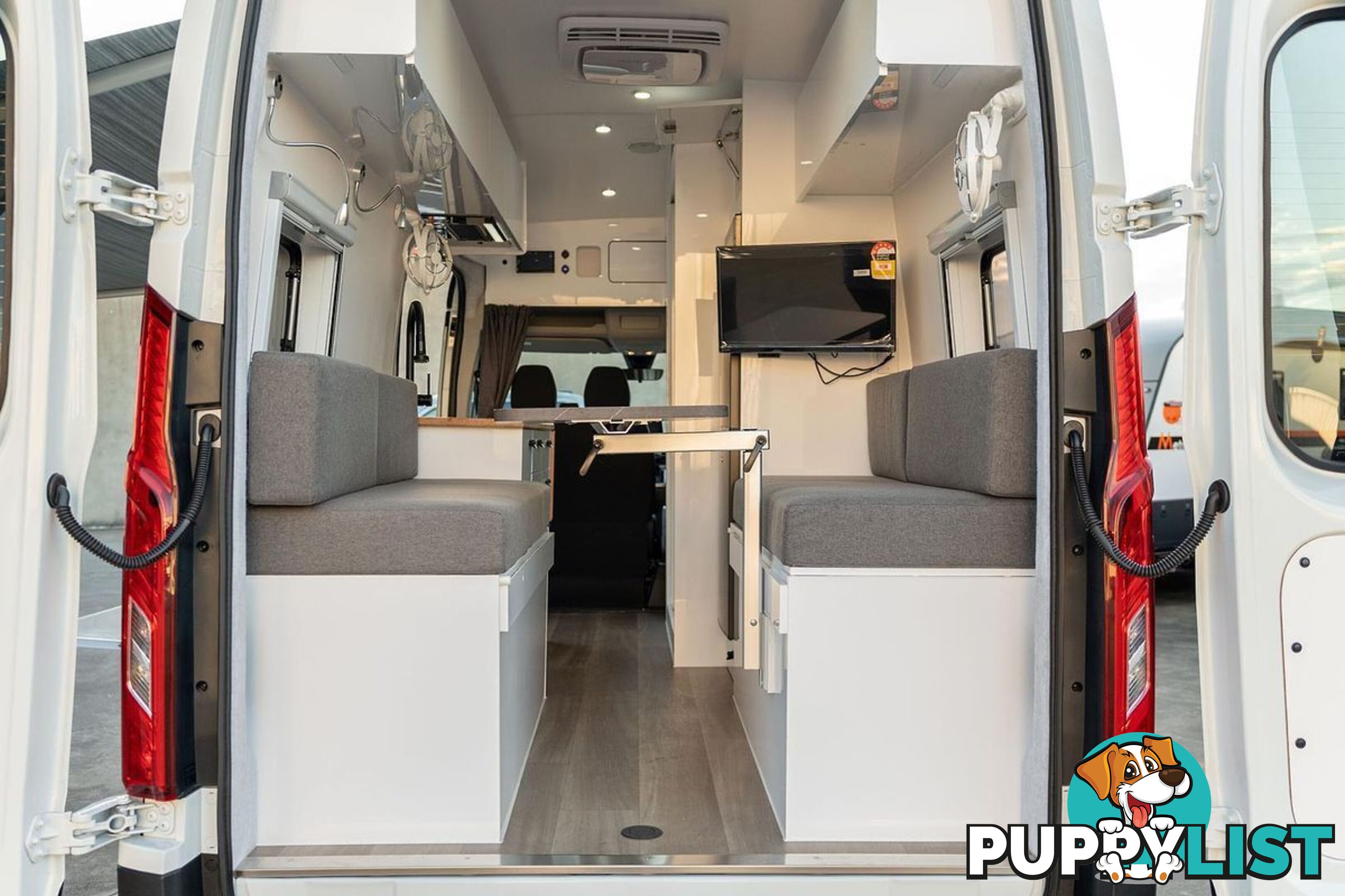 2024 LDV deliver 9 Gleehawk explorer