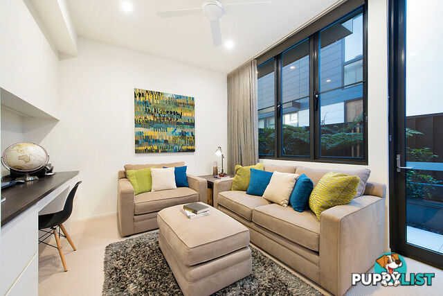 5/102 Parkside Circuit HAMILTON QLD 4007