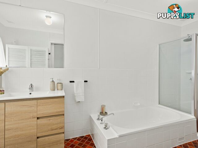 15 Shauna Crescent MOUNT KEIRA NSW 2500