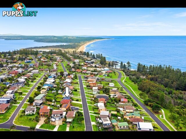 WHISPERING PINES 21 SURF STREET Tuross Head, NSW 2537