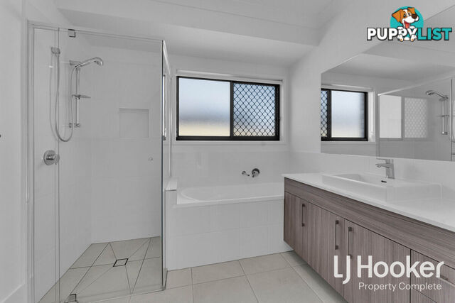 72 Outlook Boulevard GLENEAGLE QLD 4285