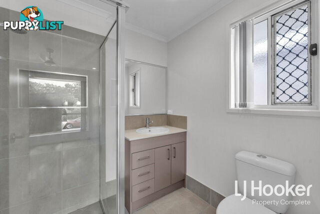 11 Bloomfield Avenue PARK RIDGE QLD 4125