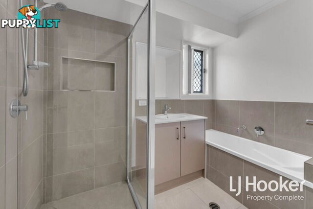 11 Bloomfield Avenue PARK RIDGE QLD 4125