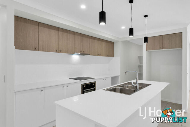72 Hyde Drive YARRABILBA QLD 4207