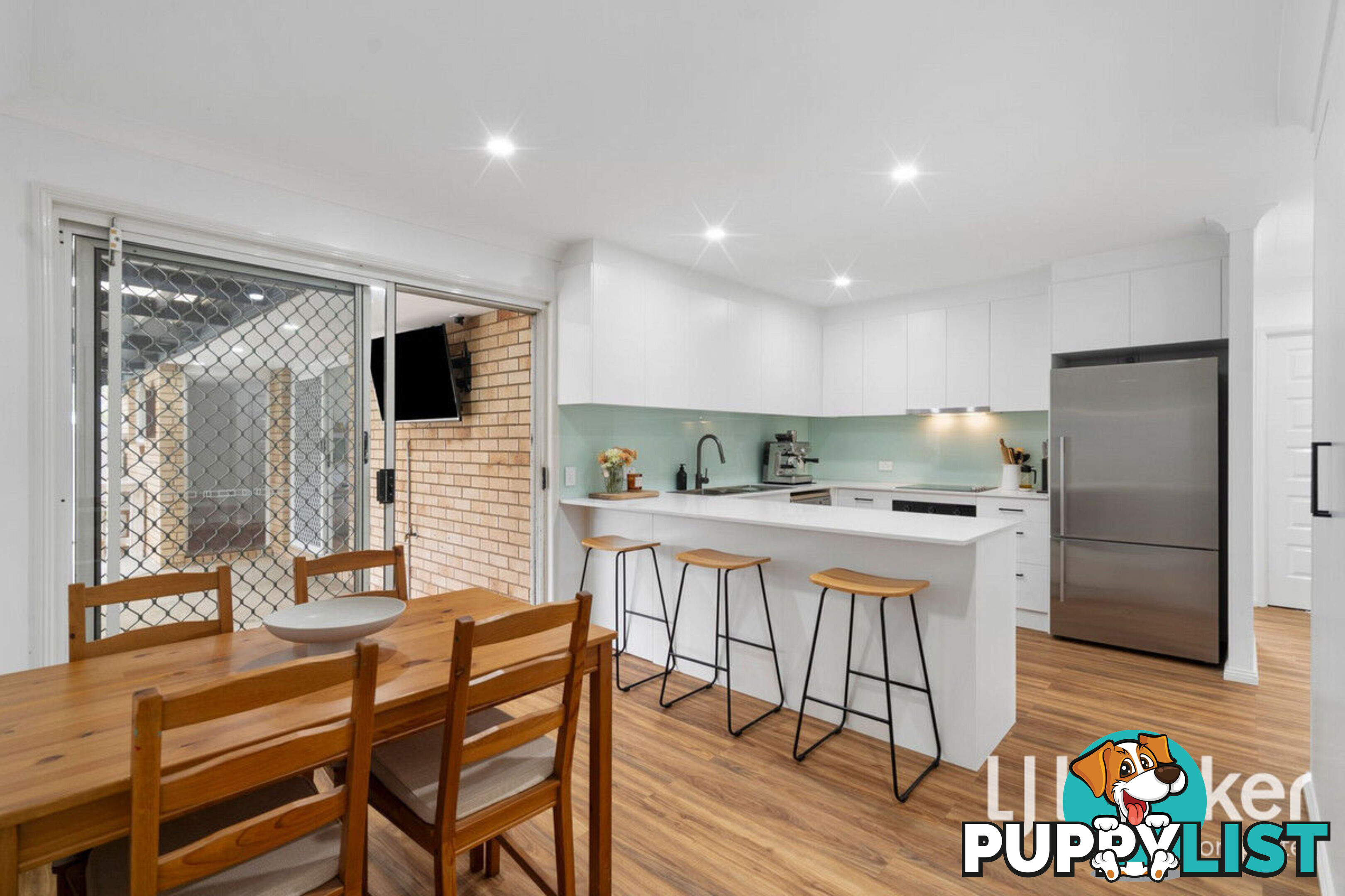 6 Paroo Place HILLCREST QLD 4118