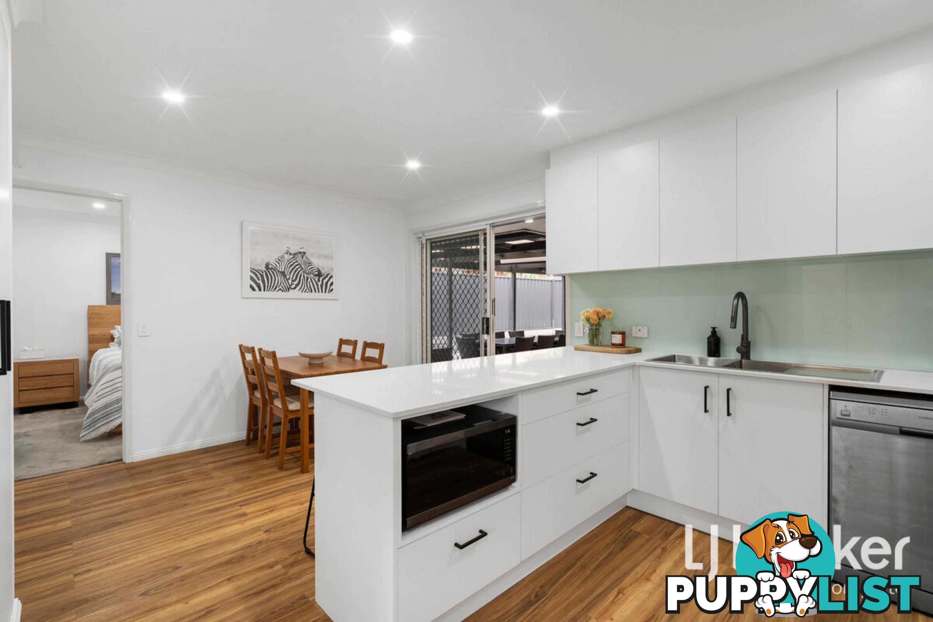 6 Paroo Place HILLCREST QLD 4118