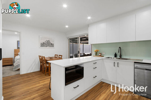 6 Paroo Place HILLCREST QLD 4118
