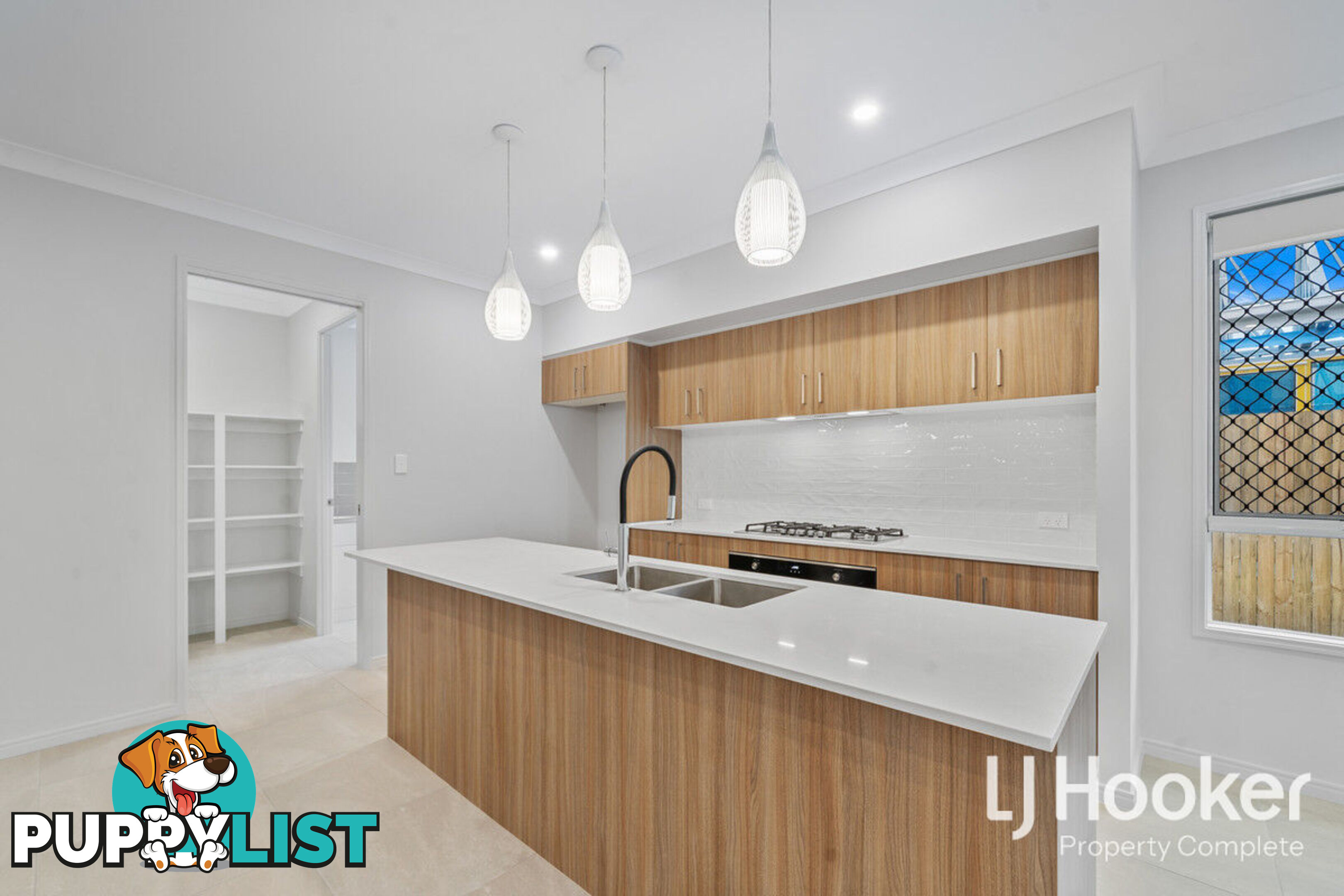 95 Shoreline Avenue REDLAND BAY QLD 4165