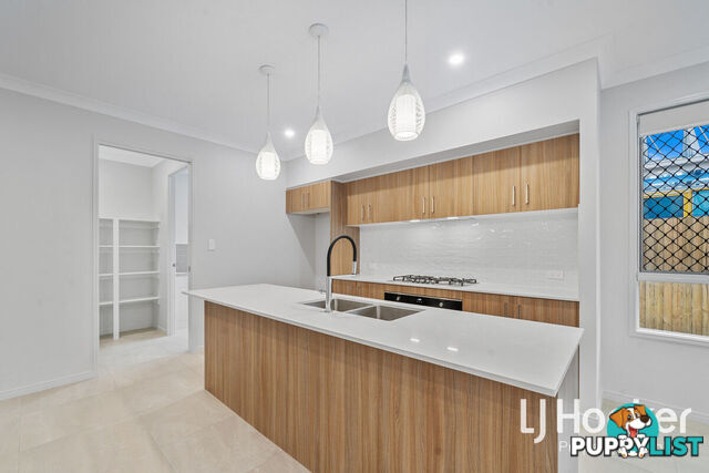 95 Shoreline Avenue REDLAND BAY QLD 4165