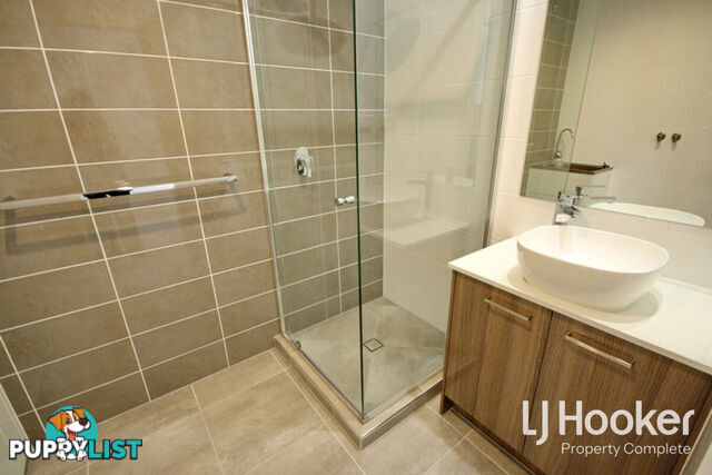 2/13 Chandon Court HILLCREST QLD 4118