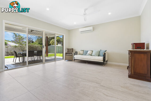 19 Stonebrook Court CASHMERE QLD 4500