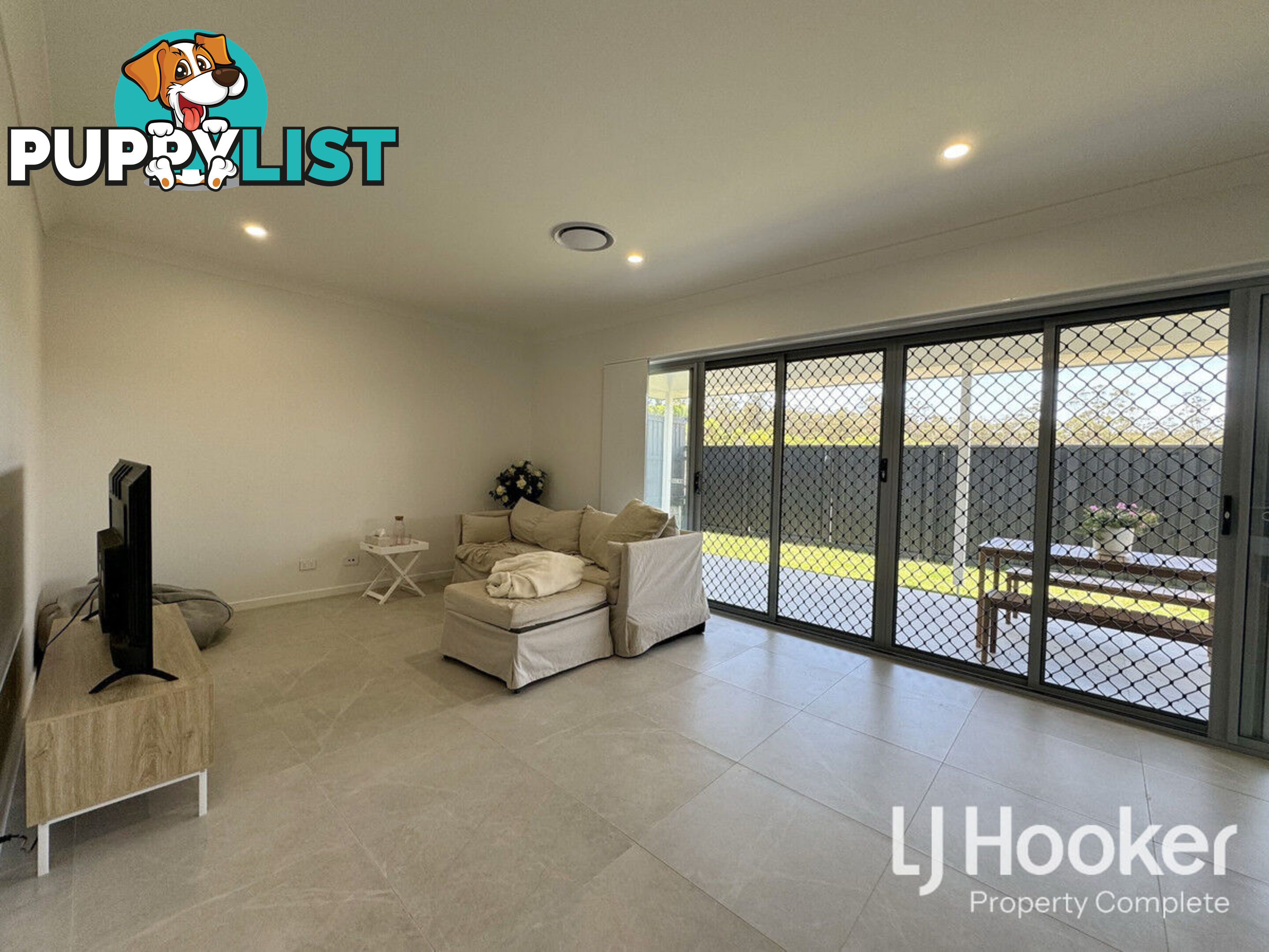 15 Flinders Drive YARRABILBA QLD 4207