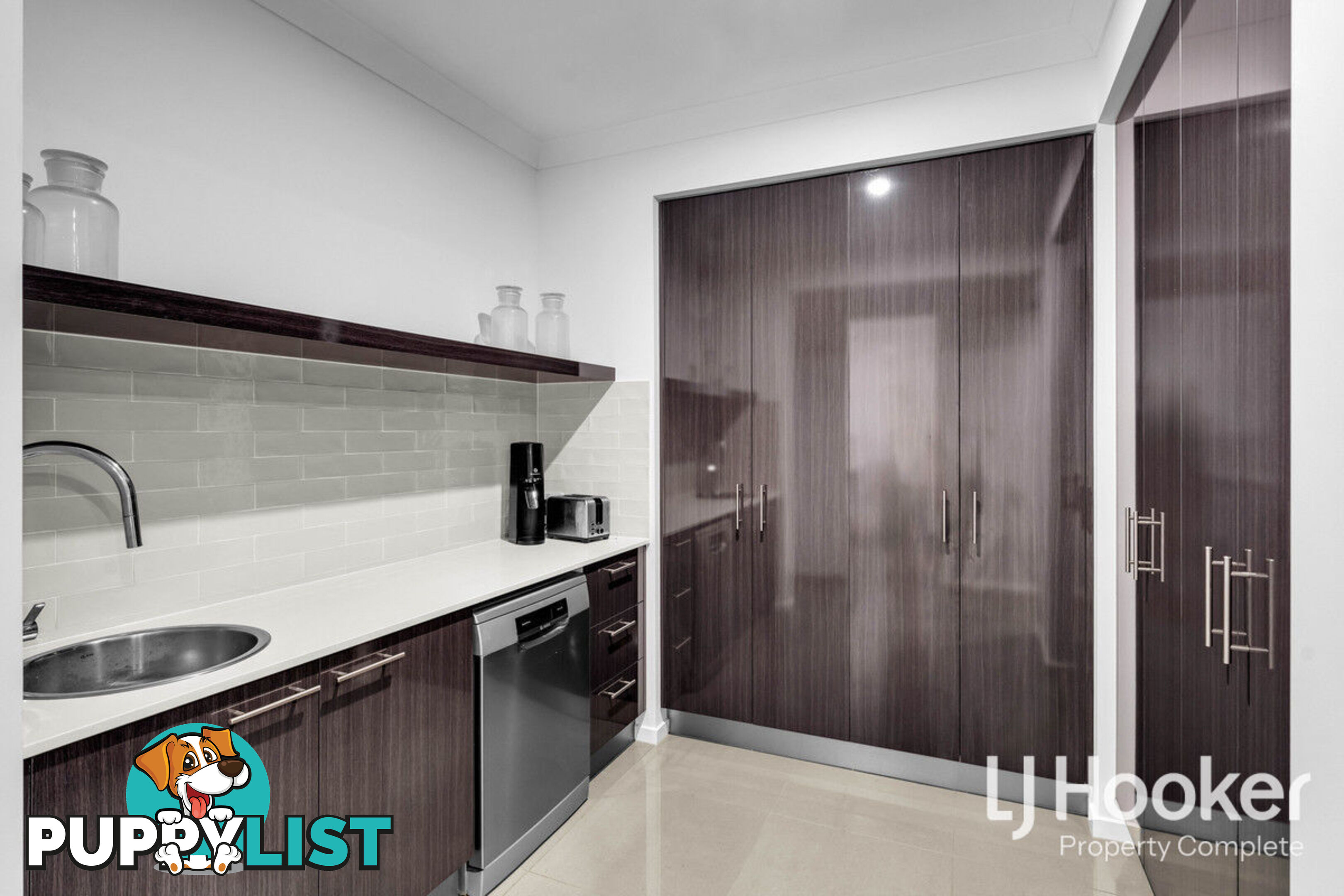 2-4 Cambridge Circuit YARRABILBA QLD 4207