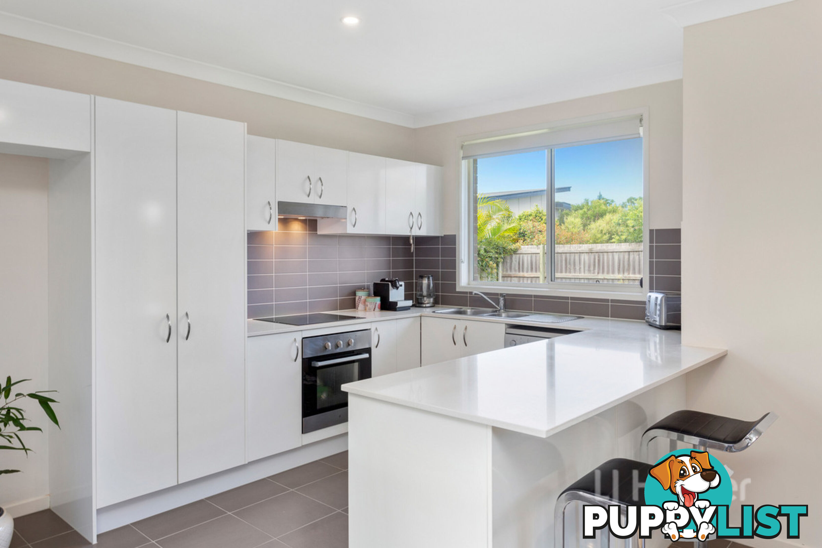 16 Sienna Crescent PIMPAMA QLD 4209