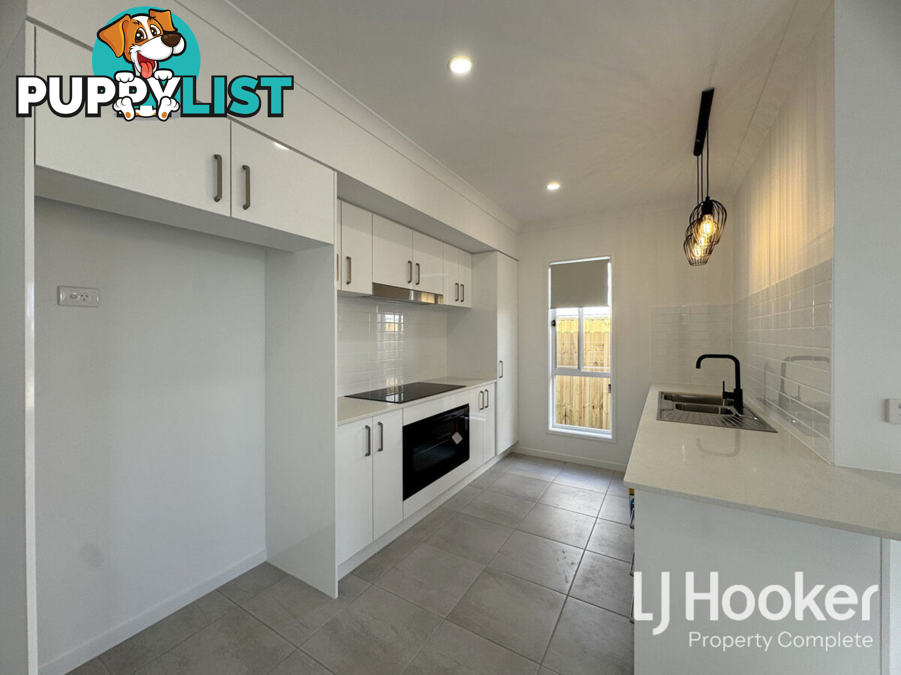 28 Stewart Street WALLOON QLD 4306