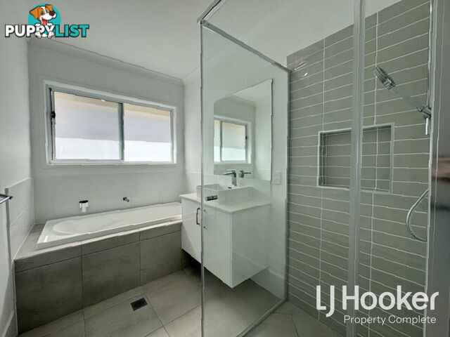 28 Stewart Street WALLOON QLD 4306