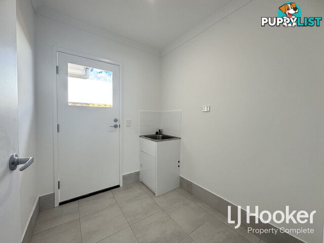 28 Stewart Street WALLOON QLD 4306