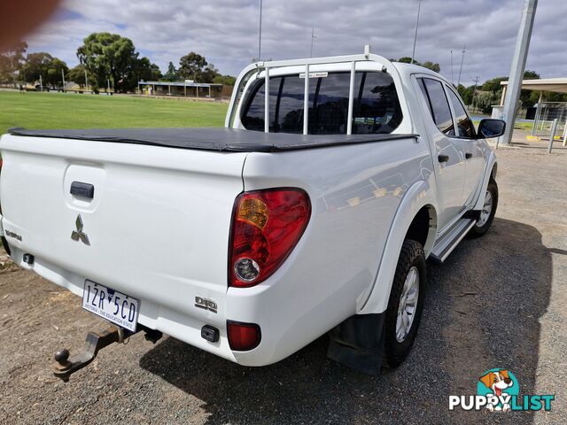 2014 Mitsubishi Triton MN Mitsubisi Triton GLX + SUV Manual