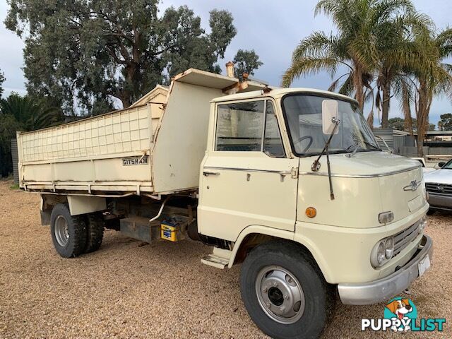 1973 NISSAN C80 CLASSIC TIP TRUCK