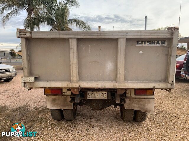 1973 NISSAN C80 CLASSIC TIP TRUCK