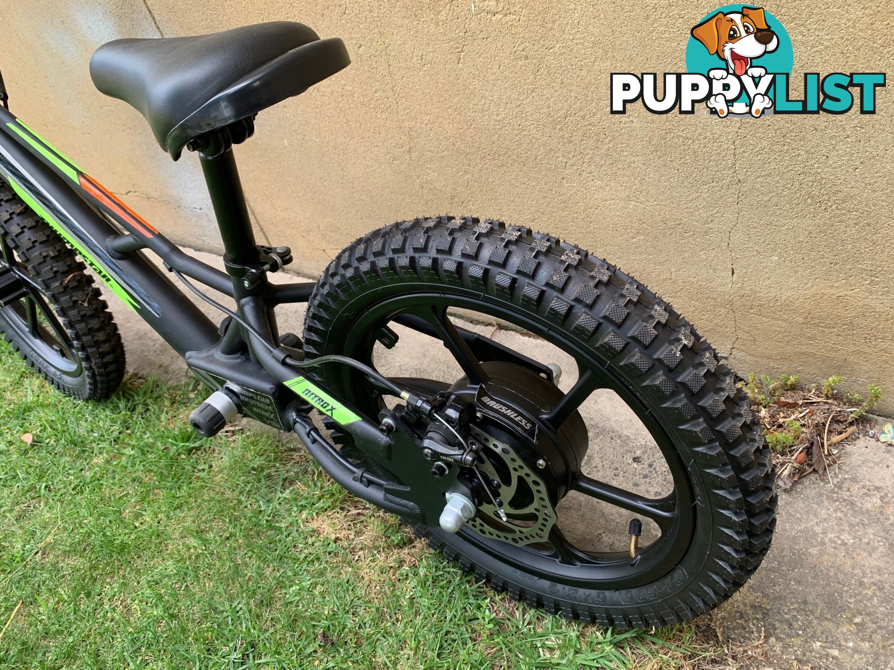 Kids electric balance bike. Unused. Suit 3 - 8 year old. $500 off purhase price!