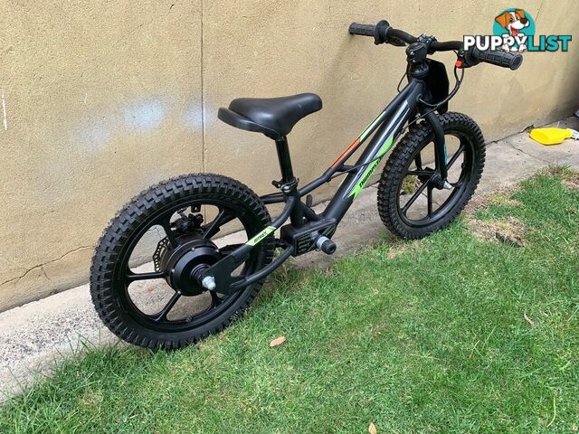 Kids electric balance bike. Unused. Suit 3 - 8 year old. $500 off purhase price!