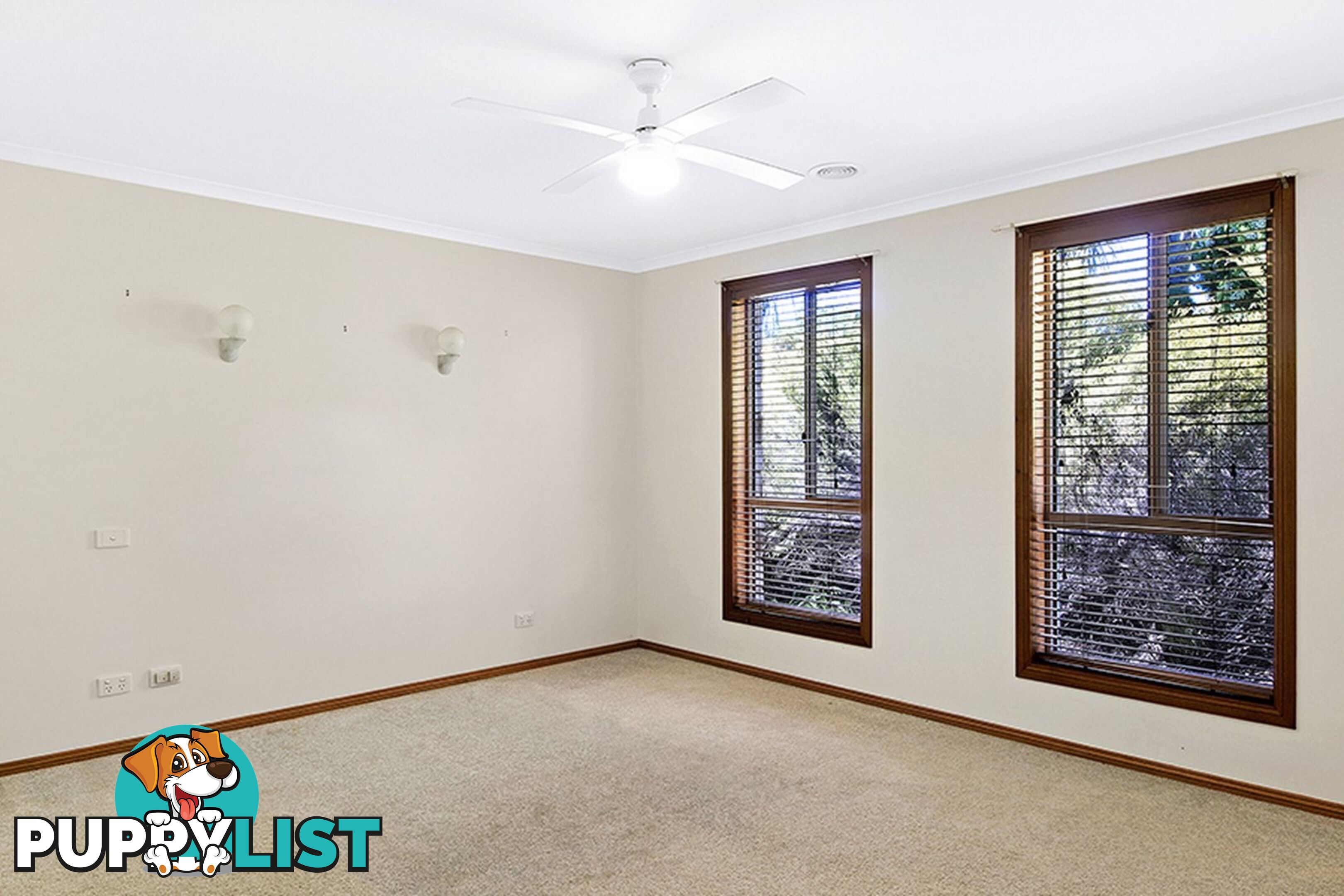 15 Fairbairn Street GLENROY NSW 2640