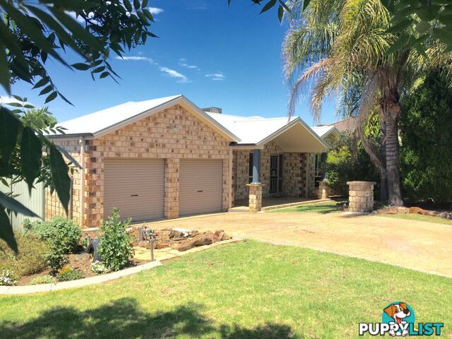 15 Fairbairn Street GLENROY NSW 2640